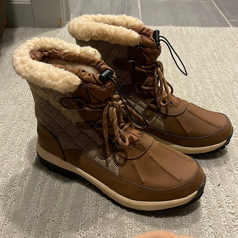 Bearpaw snow boots